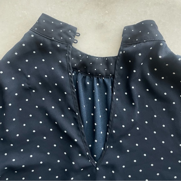 H&M Blouse - Picture 2 of 6